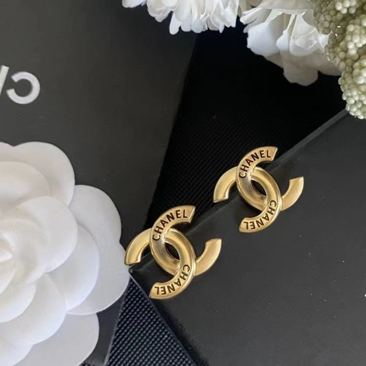 Chanel Earrings Sleek 224907