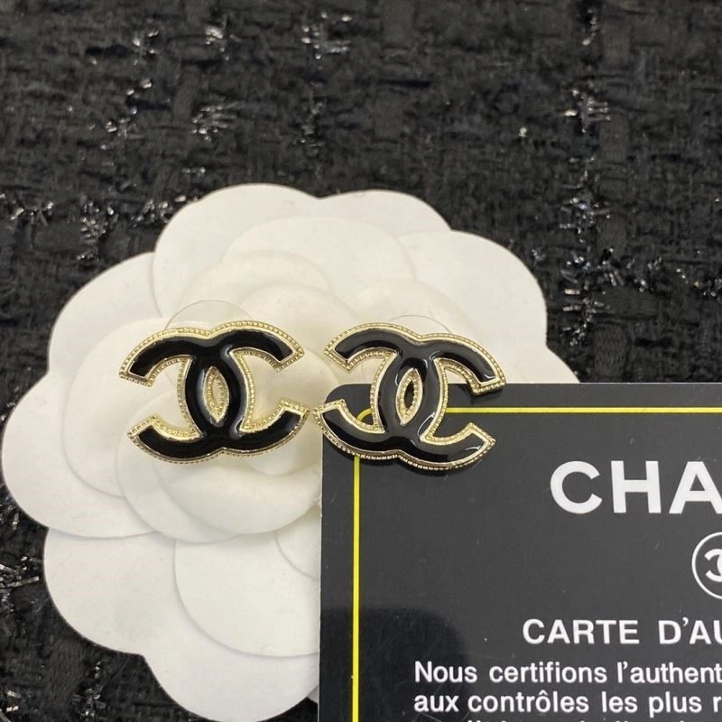 Popular Chanel Earrings 224860