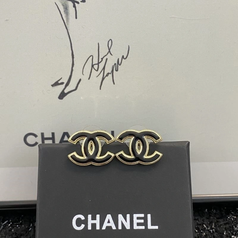 Popular Chanel Earrings 224860
