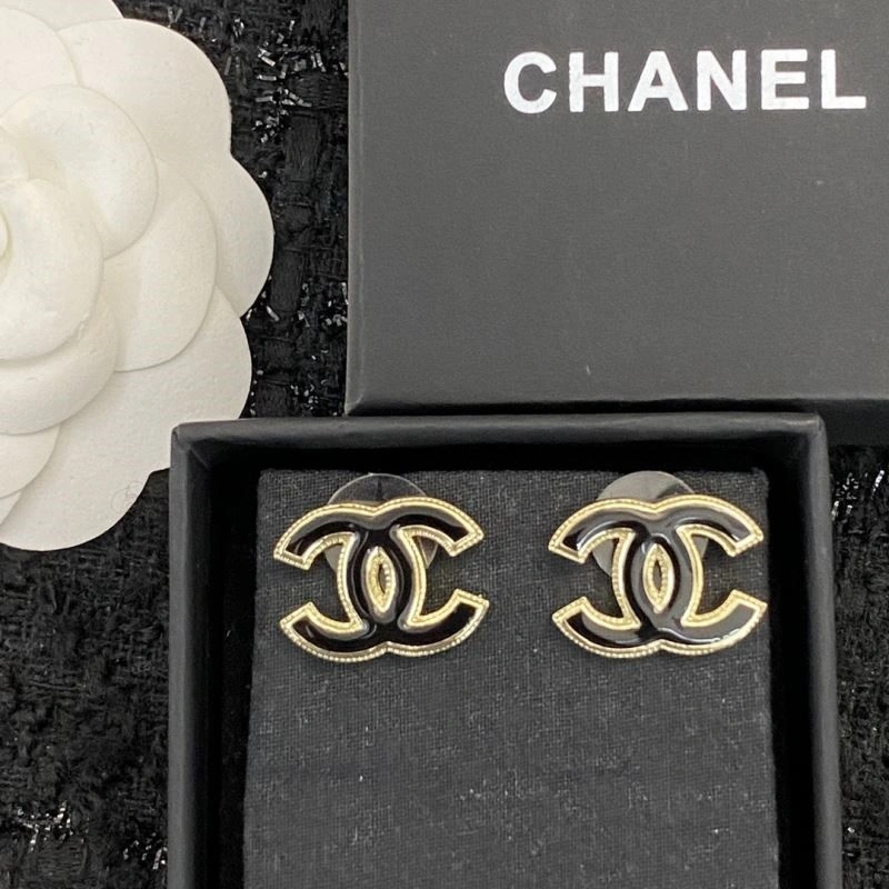 Popular Chanel Earrings 224860