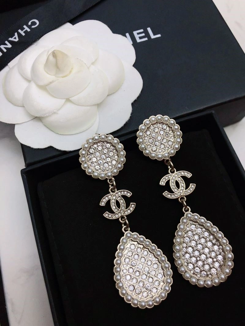 Chanel Earrings Bold 224855