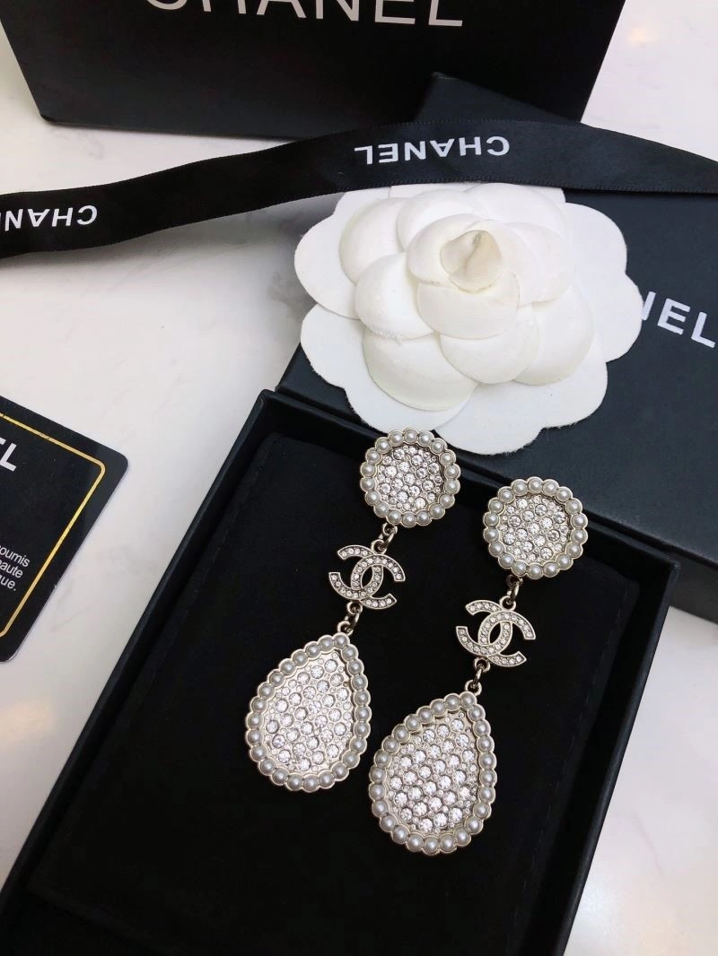 Chanel Earrings Bold 224855