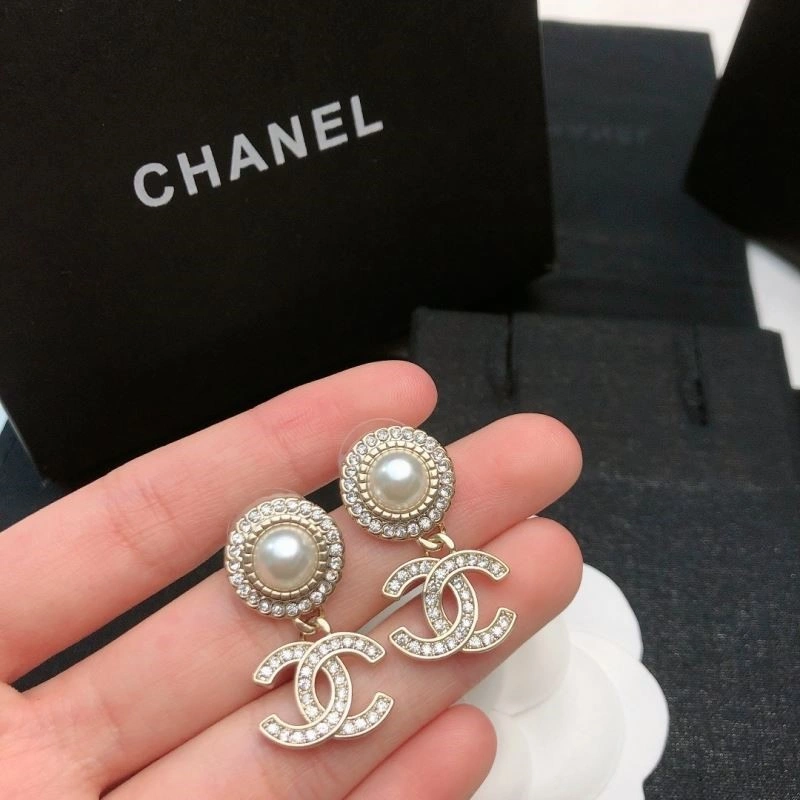 Chanel Earrings Comfortable 224839