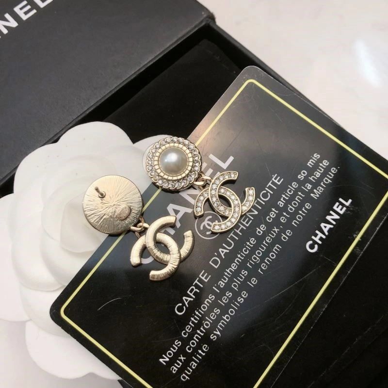 Chanel Earrings Comfortable 224839