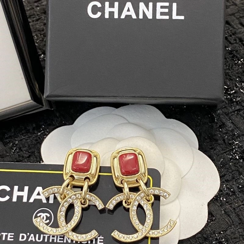 Lightweight Chanel Earrings 224836