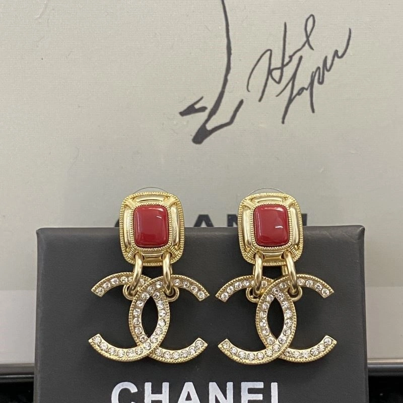 Lightweight Chanel Earrings 224836