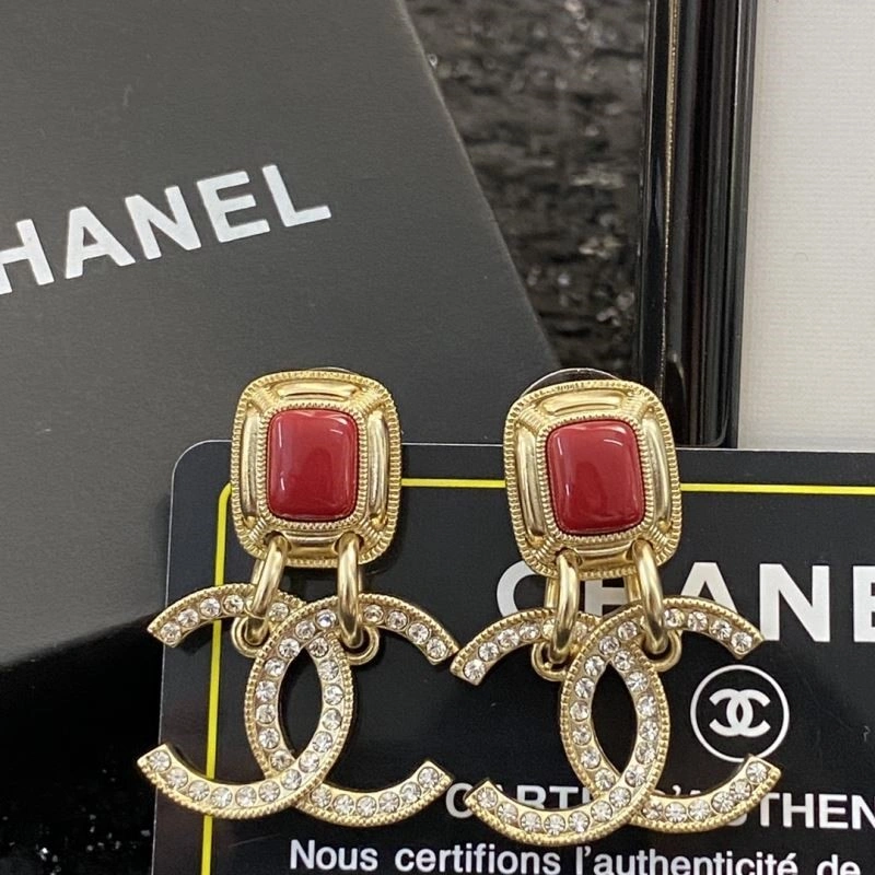 Lightweight Chanel Earrings 224836