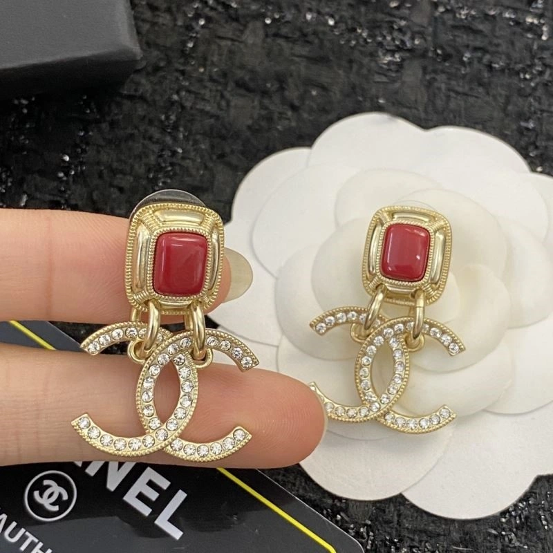 Lightweight Chanel Earrings 224836