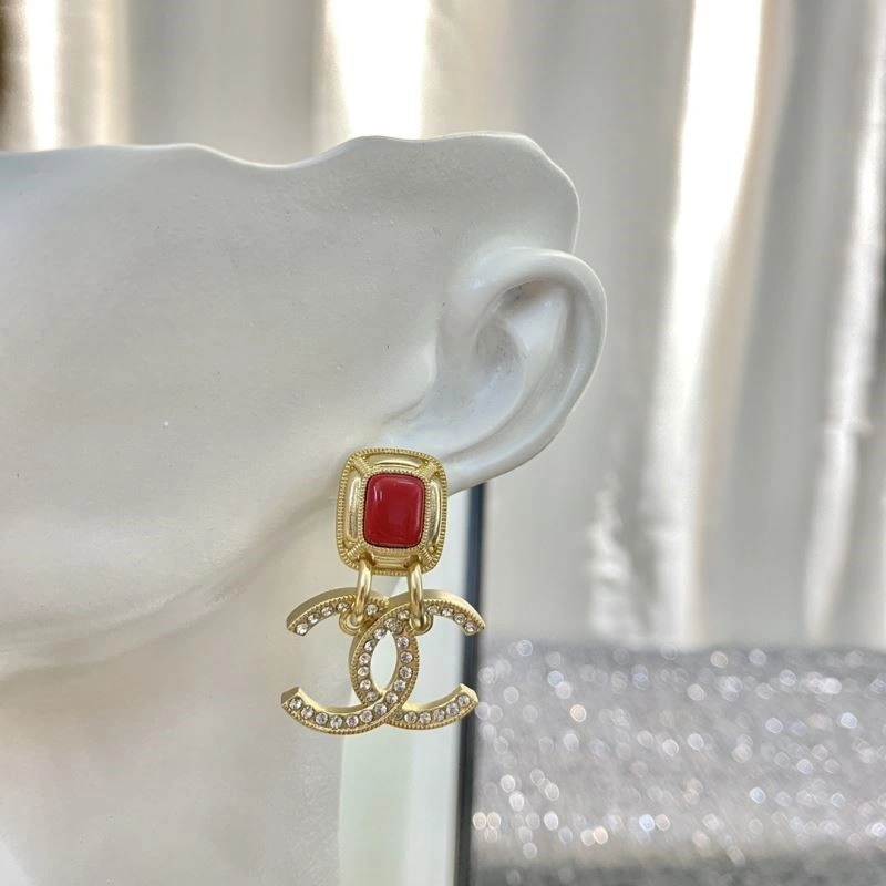 Lightweight Chanel Earrings 224836
