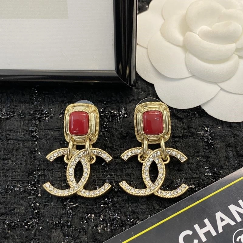 Lightweight Chanel Earrings 224836
