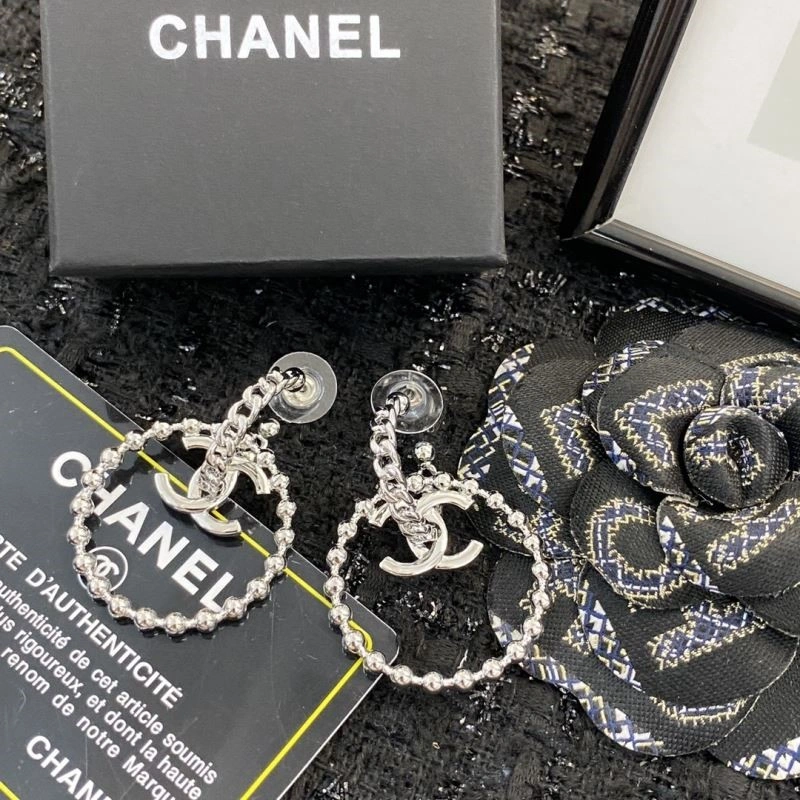 Lightweight Chanel Earrings 224834
