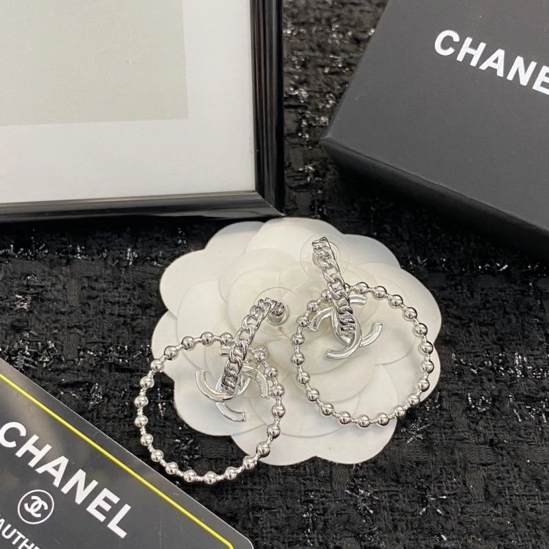 Lightweight Chanel Earrings 224834