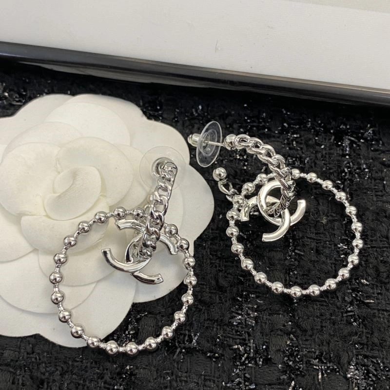 Lightweight Chanel Earrings 224834