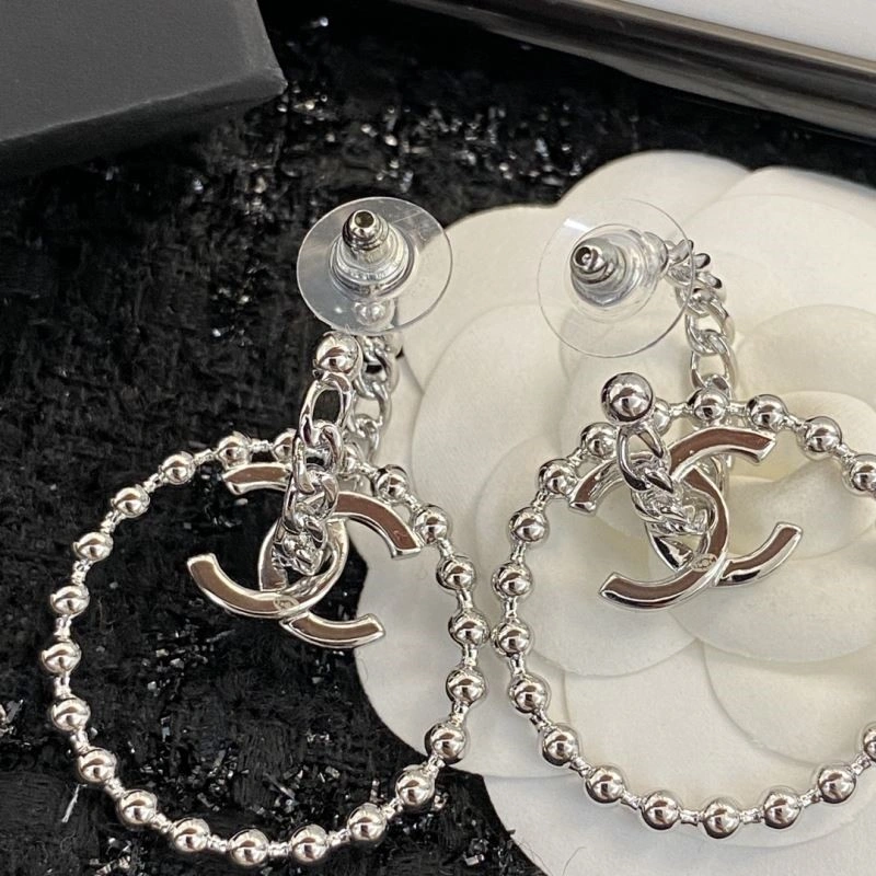Lightweight Chanel Earrings 224834