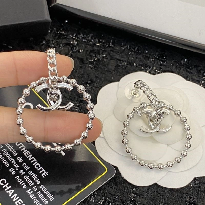 Lightweight Chanel Earrings 224834