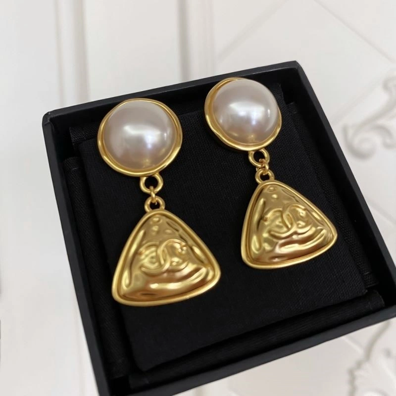 Chanel Earrings Neat 224823