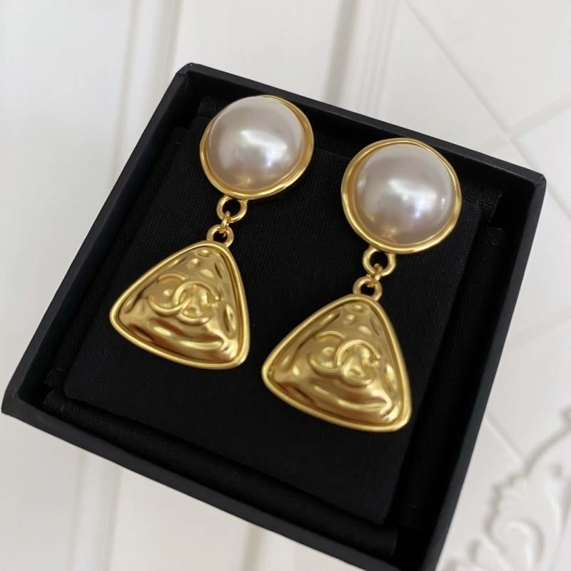 Chanel Earrings Neat 224823