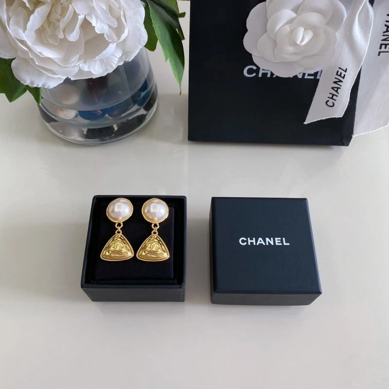 Chanel Earrings Neat 224823