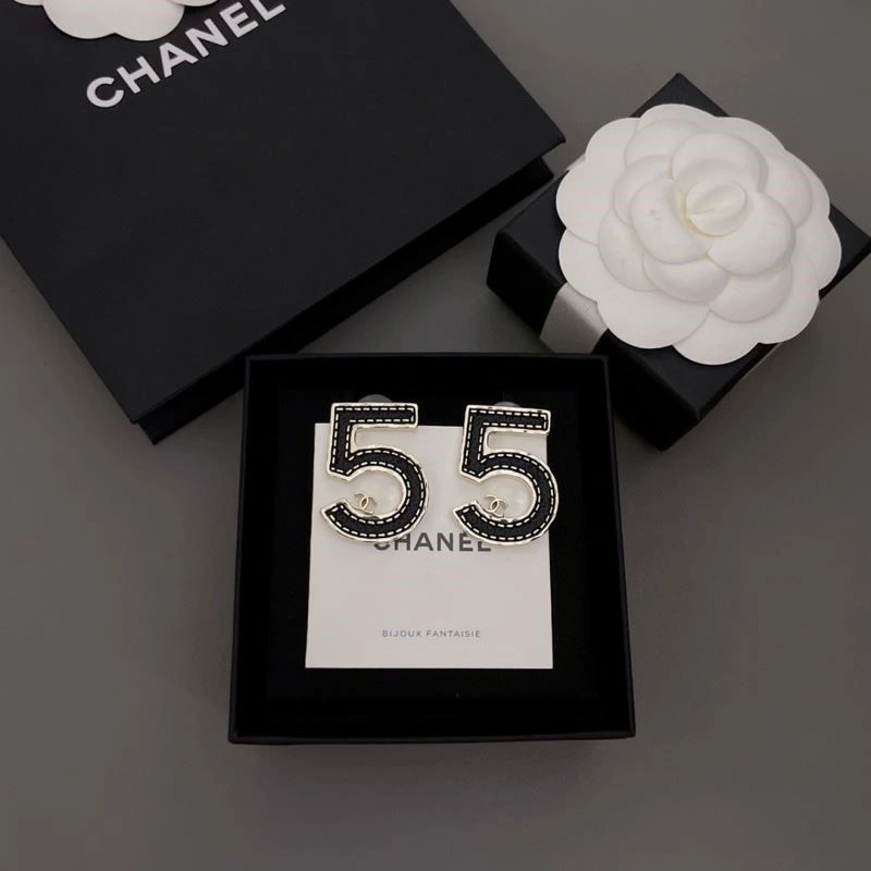 Chanel Earrings Affordable 224835