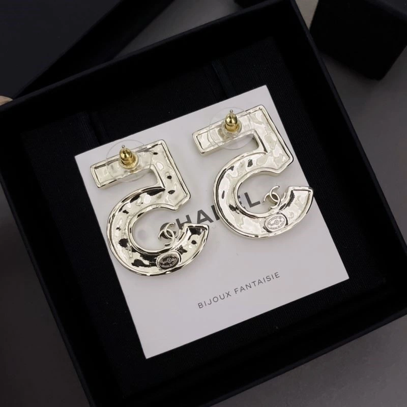 Chanel Earrings Affordable 224835