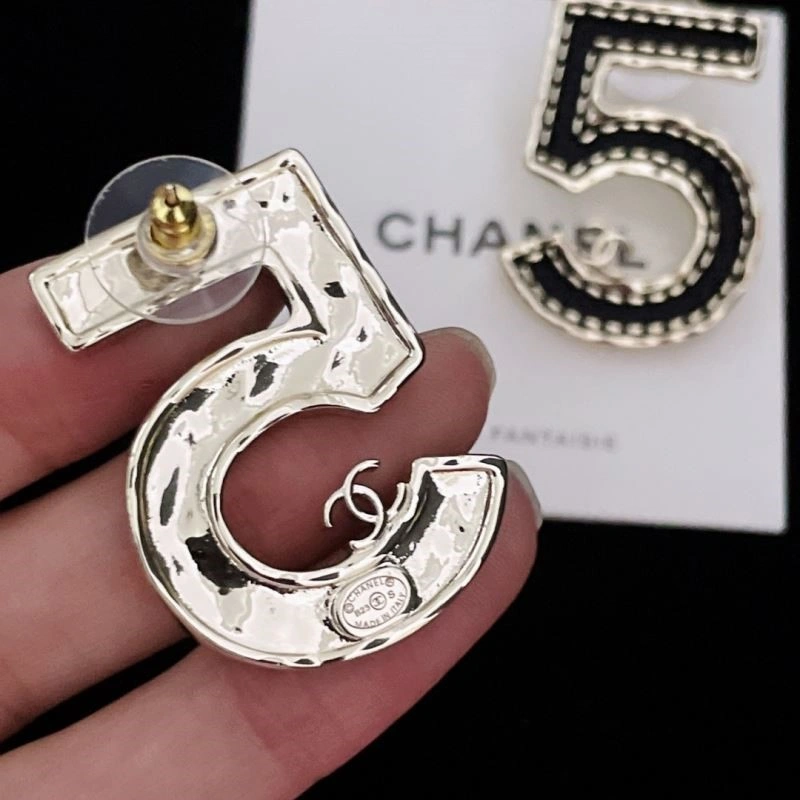Chanel Earrings Affordable 224835