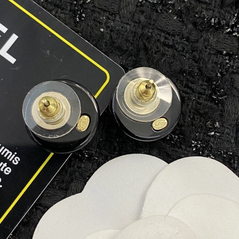 Chanel Earrings Bright 224810