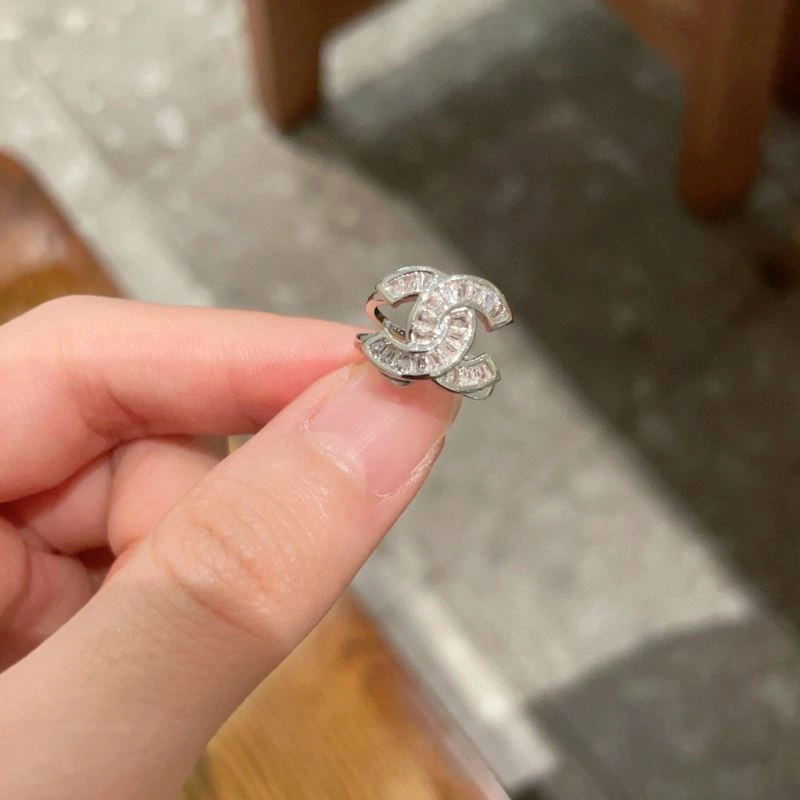 Chanel Earrings Effortless 224825