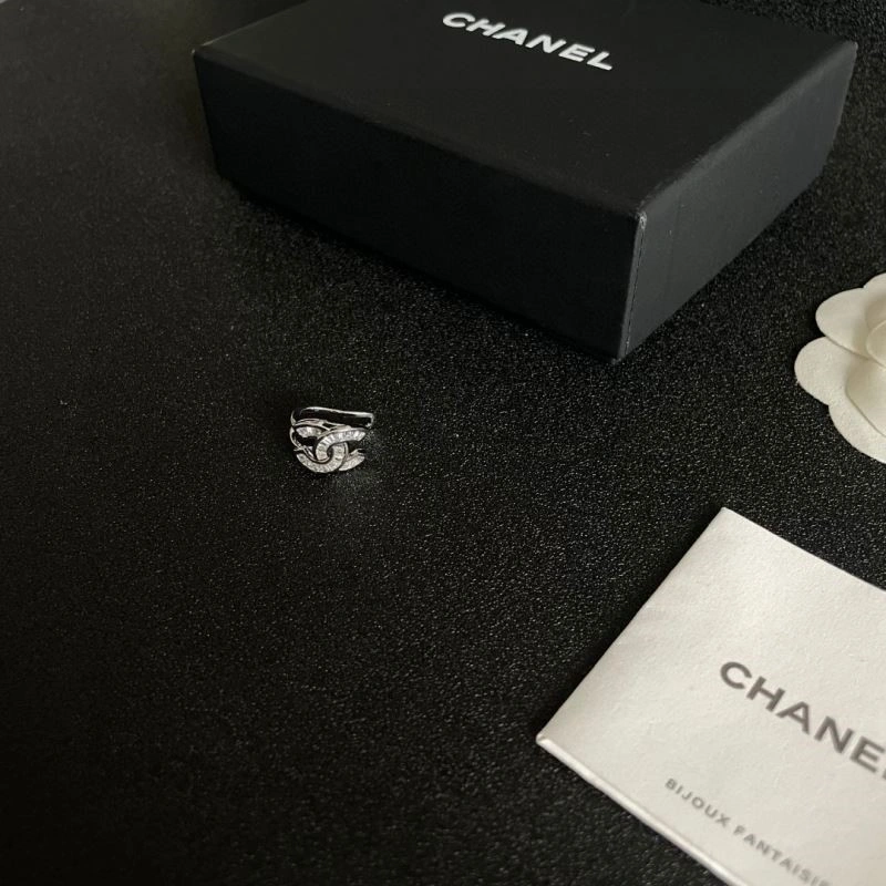Chanel Earrings Effortless 224825