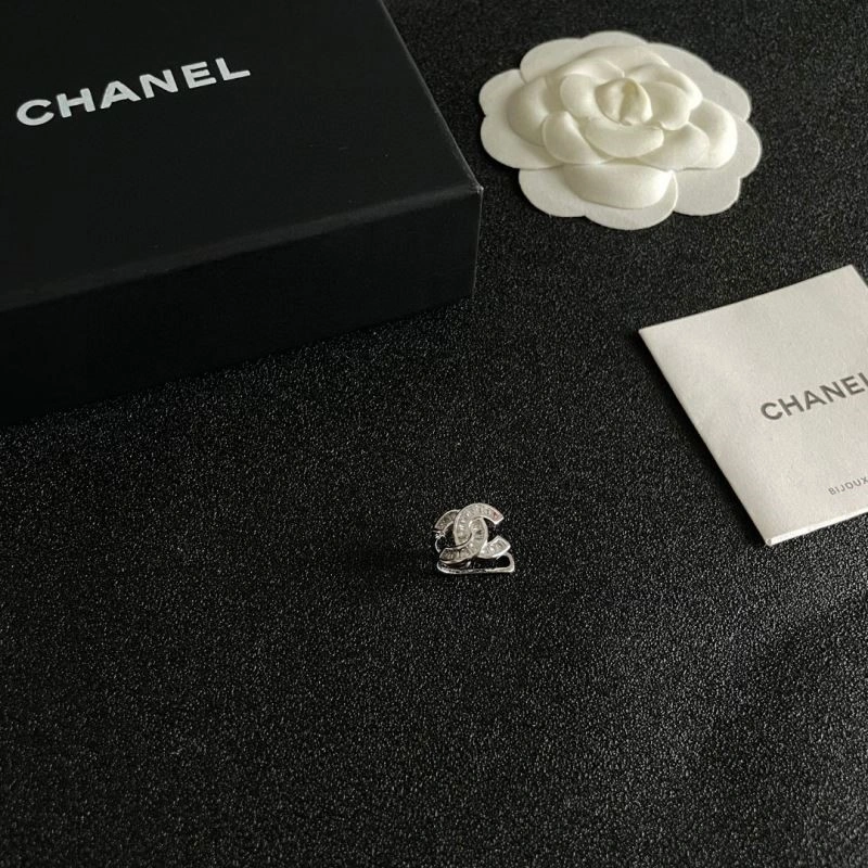 Chanel Earrings Effortless 224825