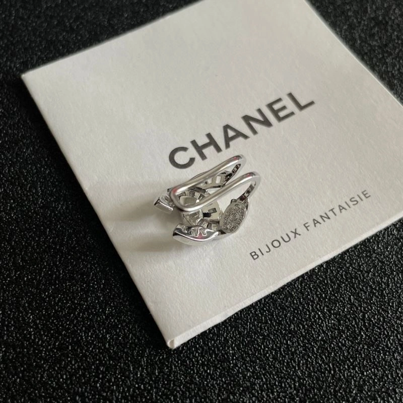 Chanel Earrings Effortless 224825