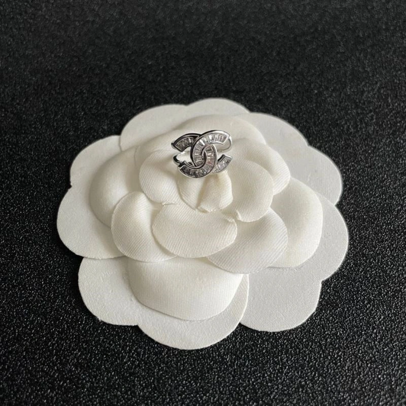 Chanel Earrings Effortless 224825