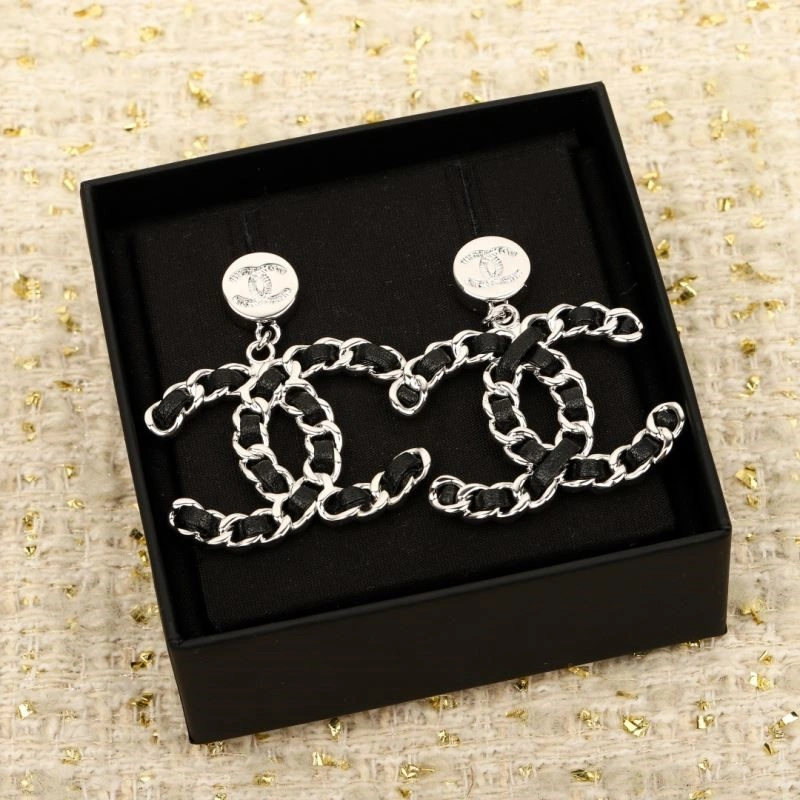 Trendy Chanel Earrings 224849