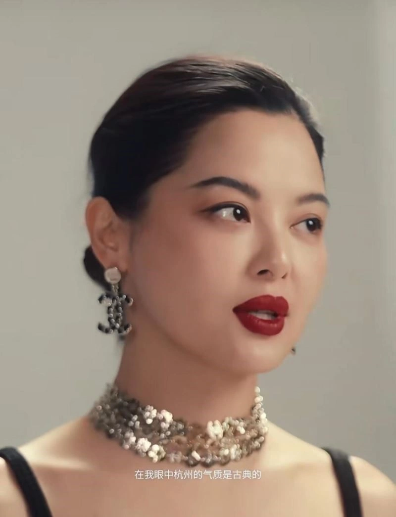 Trendy Chanel Earrings 224849