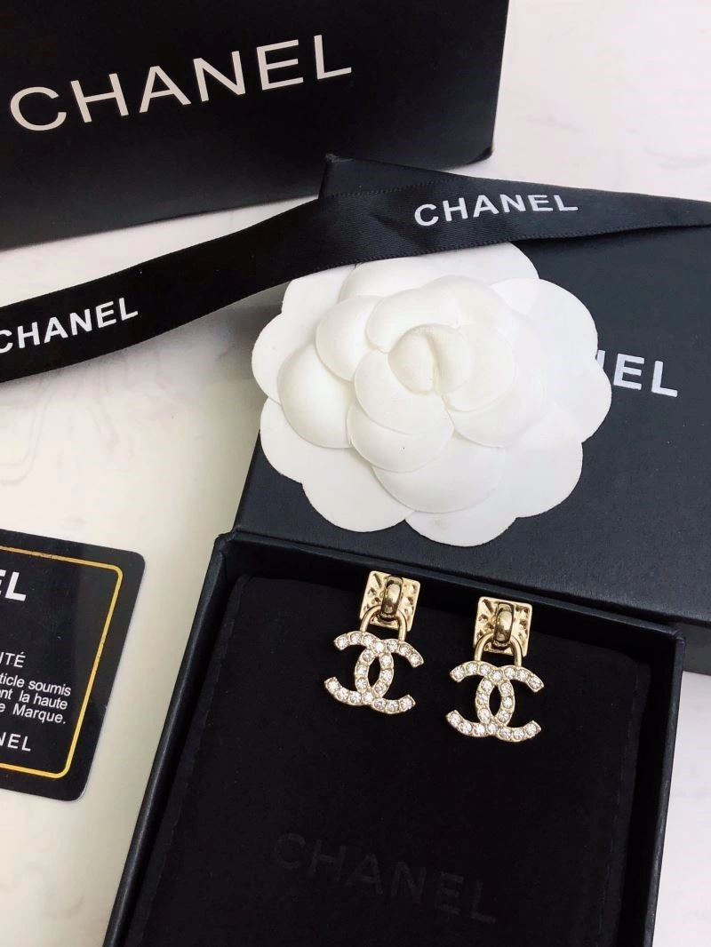 Comfortable Chanel Earrings 224796
