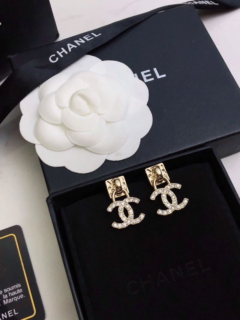 Comfortable Chanel Earrings 224796