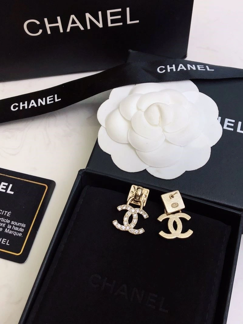 Comfortable Chanel Earrings 224796