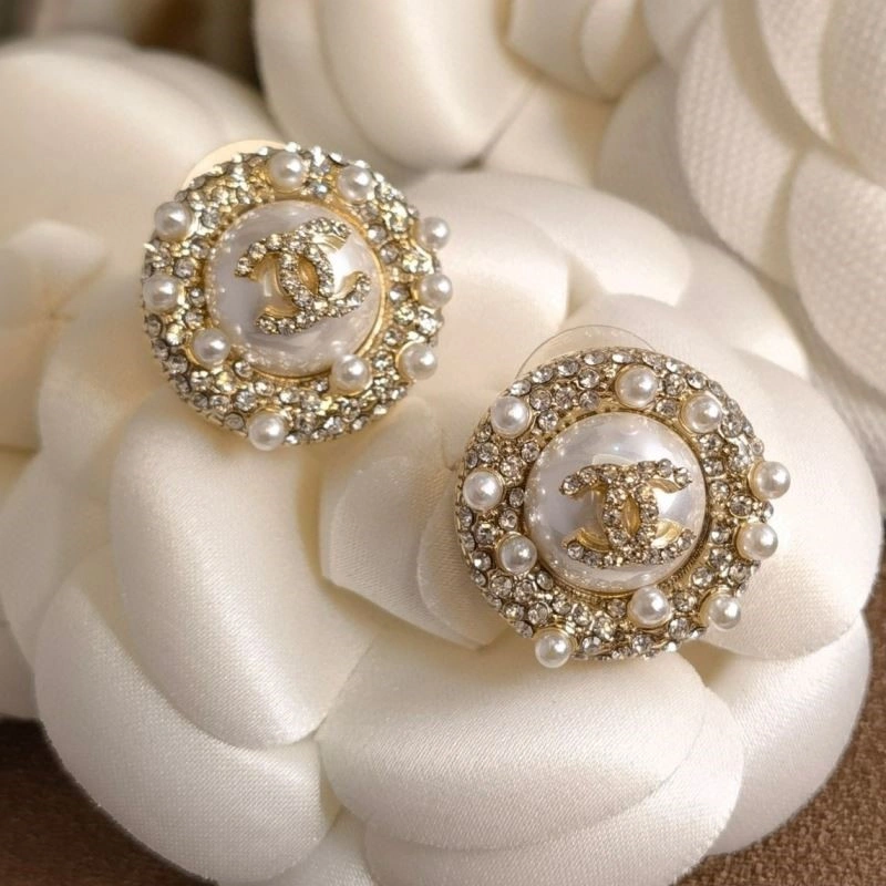Trendy Chanel Earrings 224783