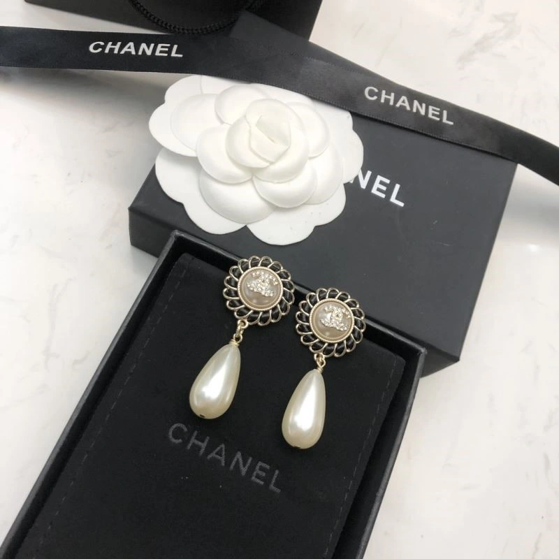Chanel Earrings Packable 224768
