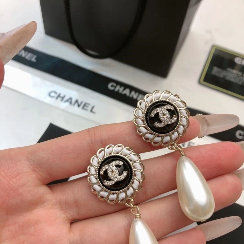Chanel Earrings Packable 224768