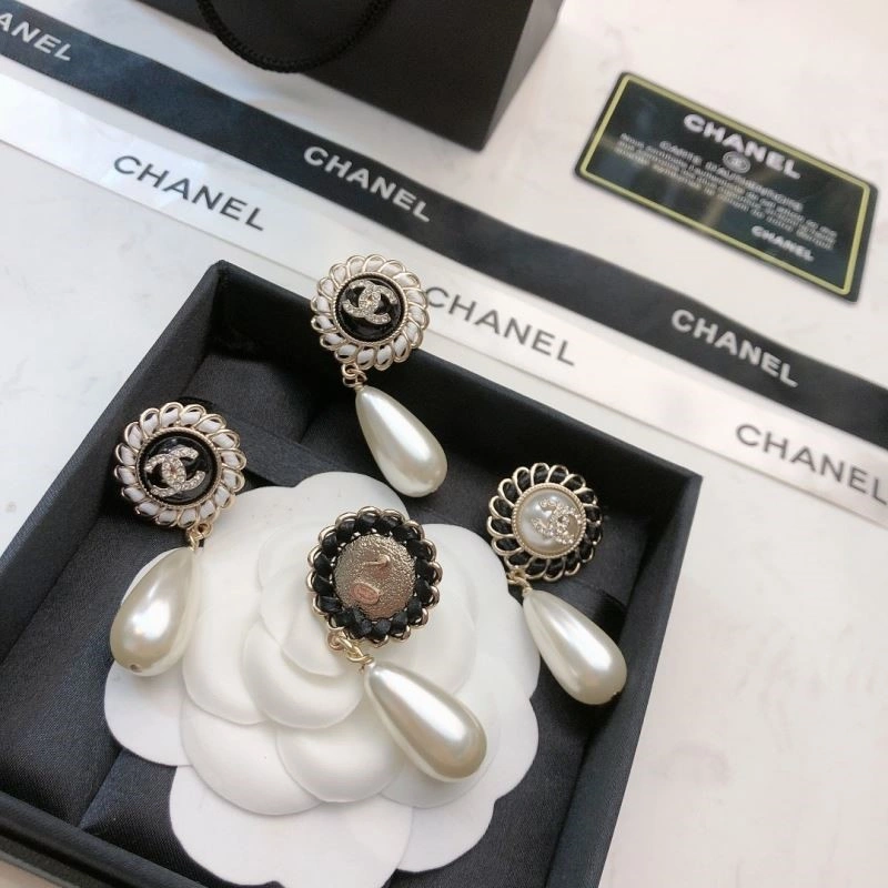 Chanel Earrings Packable 224768