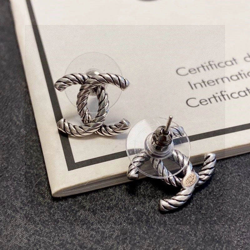 Chanel Earrings Efficient 224755