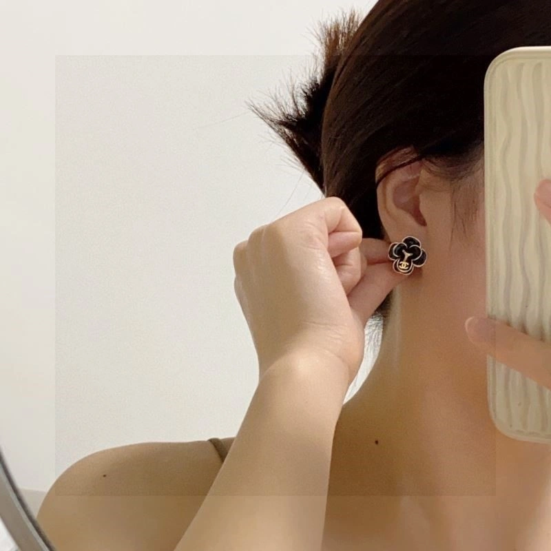 Lightweight Chanel Earrings 224319