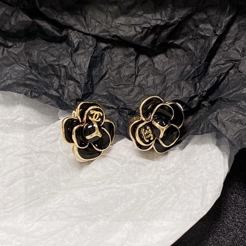 Lightweight Chanel Earrings 224319