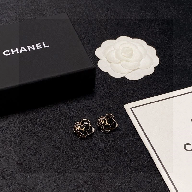 Lightweight Chanel Earrings 224319