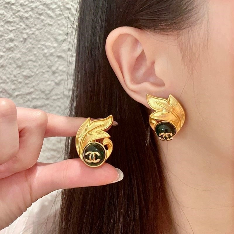 WrinkleFree Chanel Earrings 224335