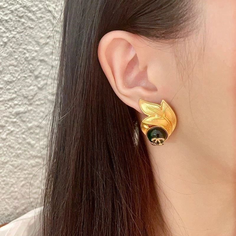 WrinkleFree Chanel Earrings 224335