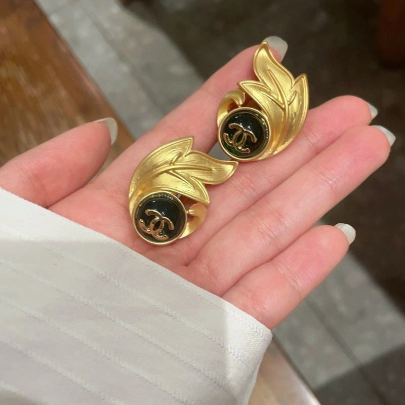 WrinkleFree Chanel Earrings 224335