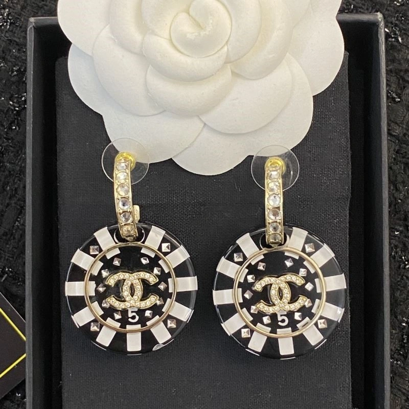 Chanel Earrings Lightweight 224302