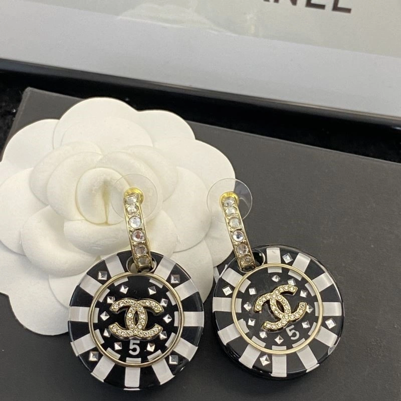 Chanel Earrings Lightweight 224302