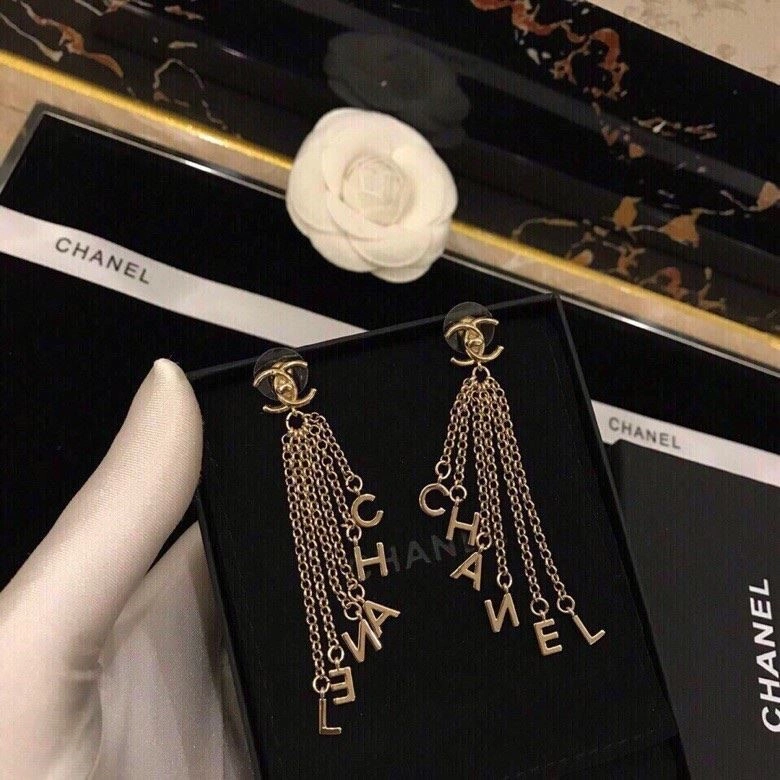 EyeCatching Chanel Earrings 224281
